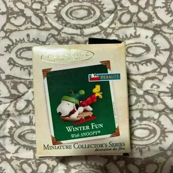 Hallmark Keepsake Winter Fun with Snoopy Ornament - Picture 1 of 3